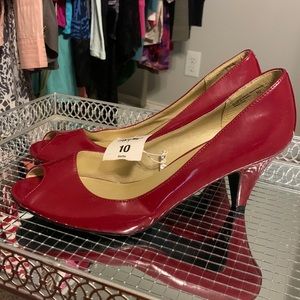 BNWT Mossimo from Target red patent leather peep toe pumps size 10